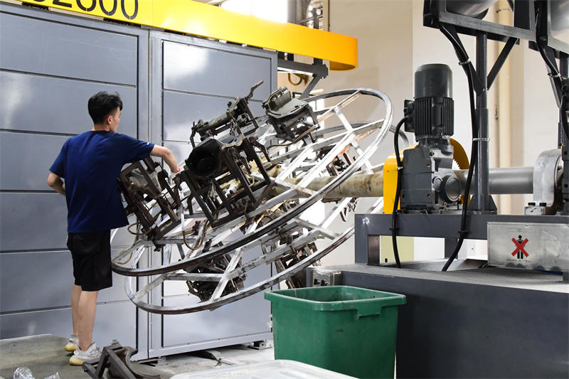  Roto Molding | Rotomolding Process | Rotomolding Factory | Light Venus