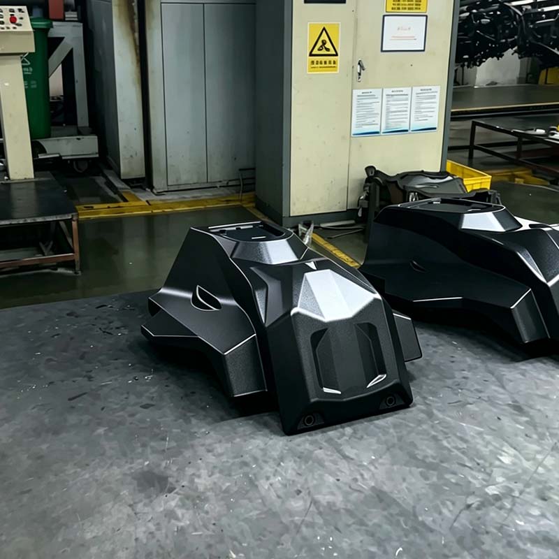 What are the Advantages of Rotomolding Process in Manufacturing Motorcycle Fuel Tank | Light Venus